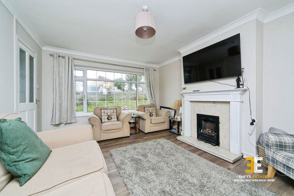 Property photo 3 of 22