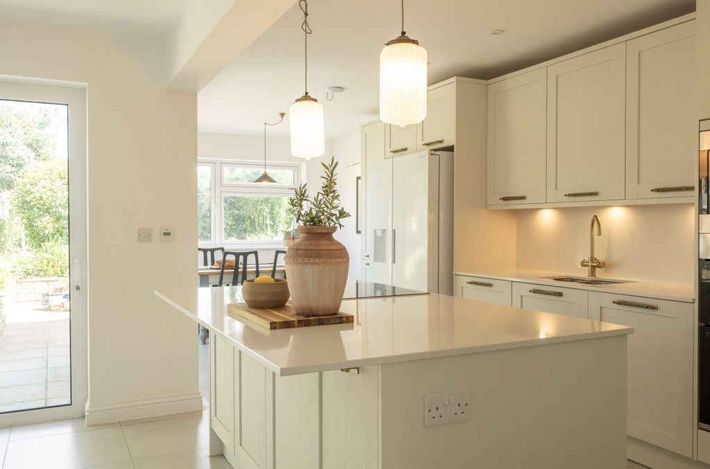 Property photo 3 of 26 1470371-21-6A2842...