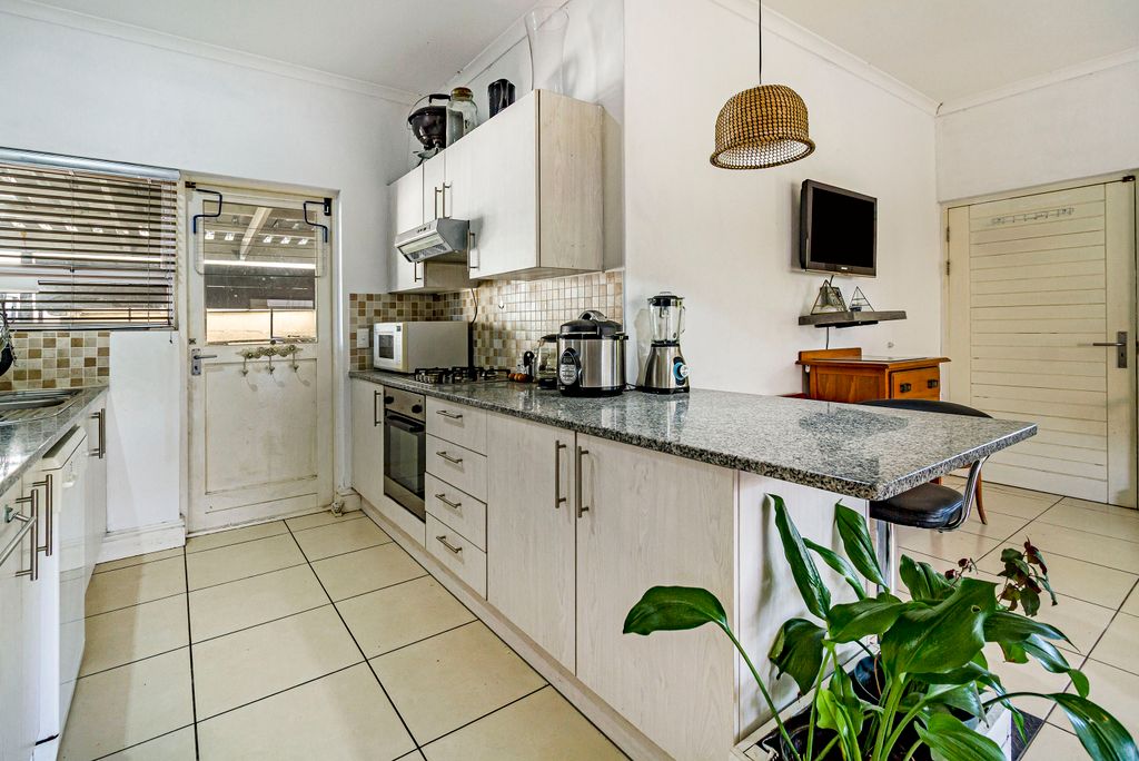 Property photo 2 of 61