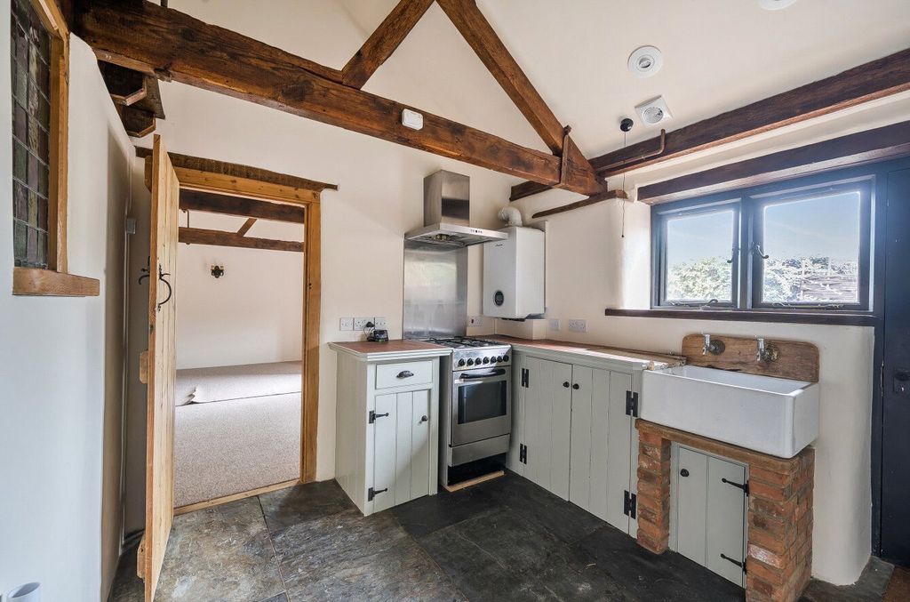 Property photo 2 of 27 1365113-6-68F0F35...