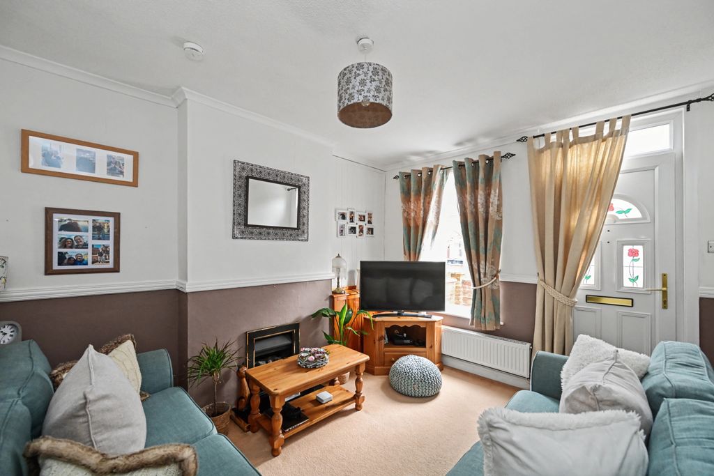 Property photo 3 of 18