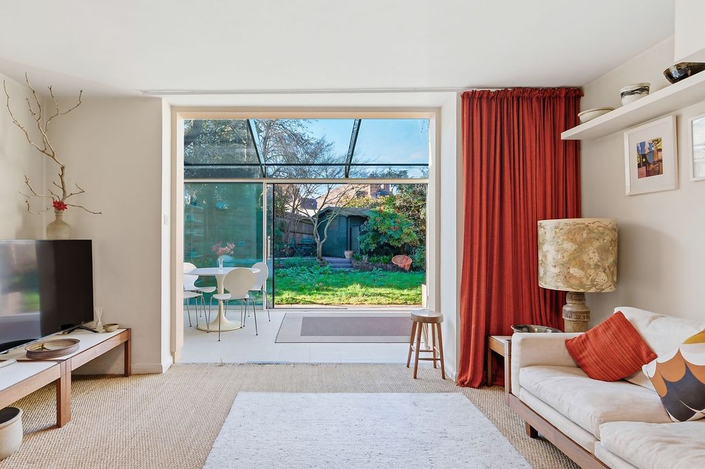 Property photo 2 of 29