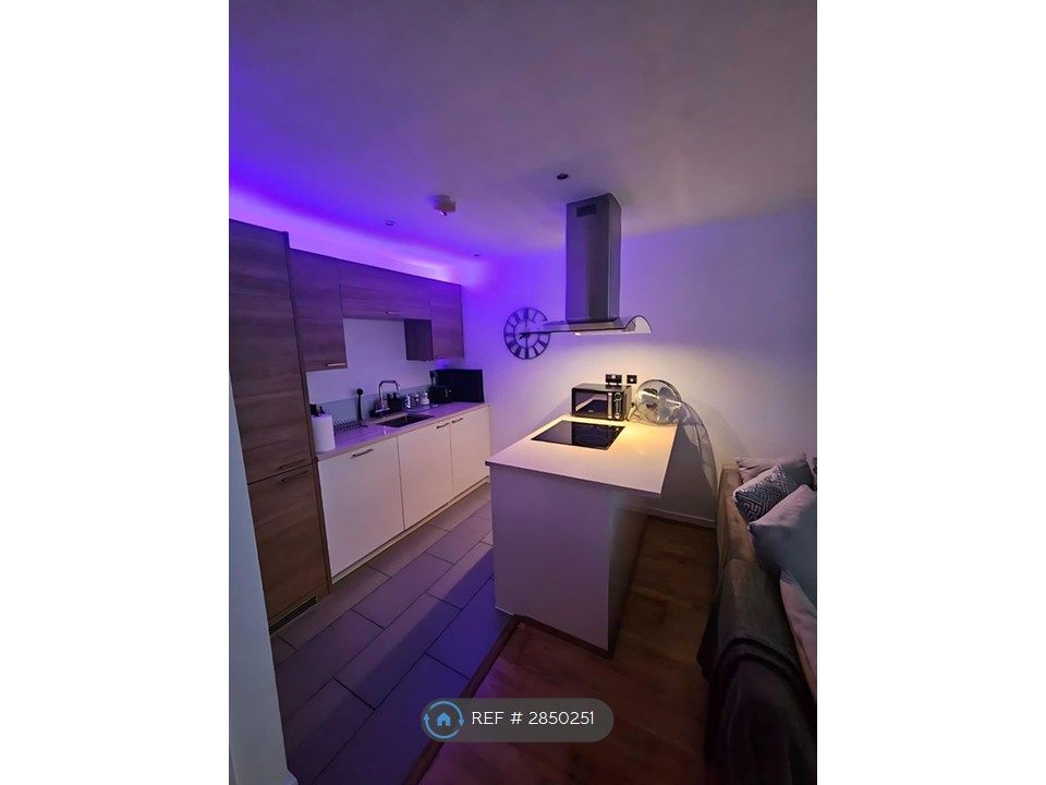 Property photo 2 of 35