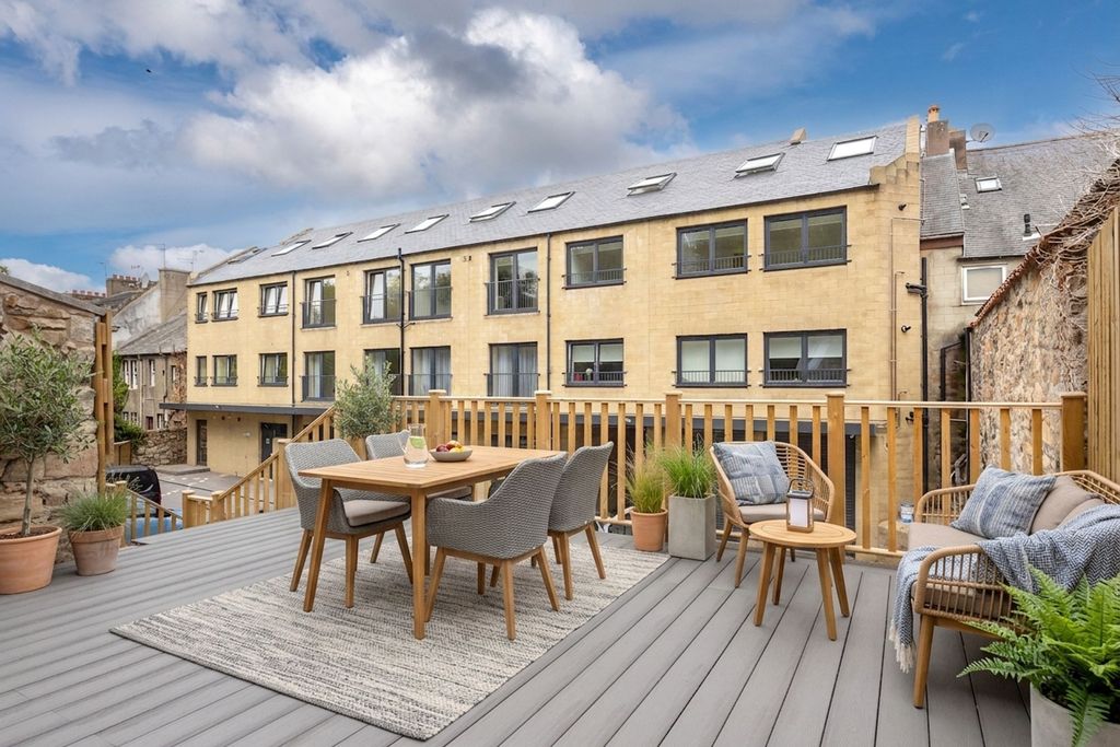 Additional image 2 of 3 bed penthouse for saleHigh Street, Linlithgow EH49
