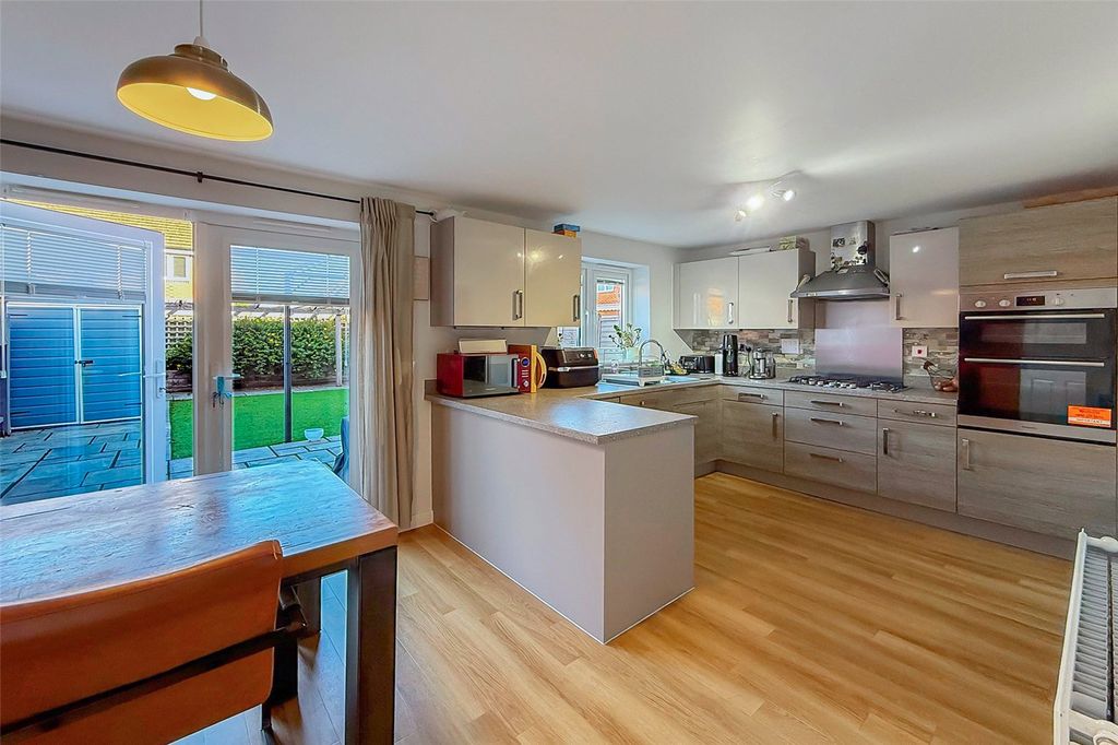 Property photo 2 of 20 Picture No. 13