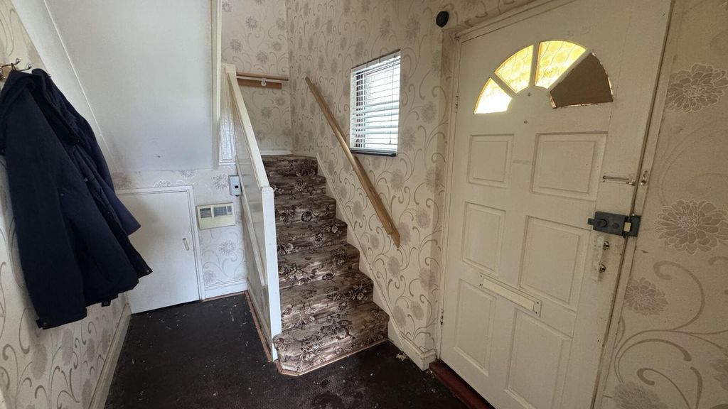 Property photo 2 of 15 Hallway