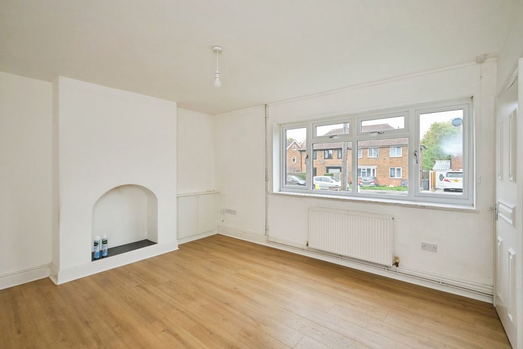 Property photo 2 of 17 Photo