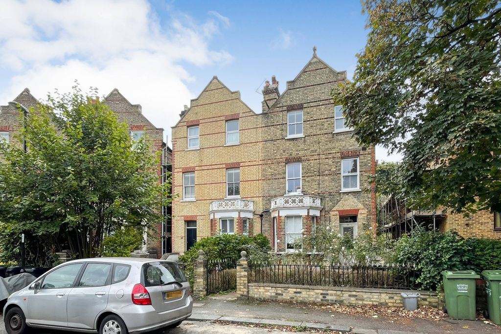 Property photo 1 of 19 Flat 3, 23 Charleville Circus, Crystal Palace, London Se26 6Nr
