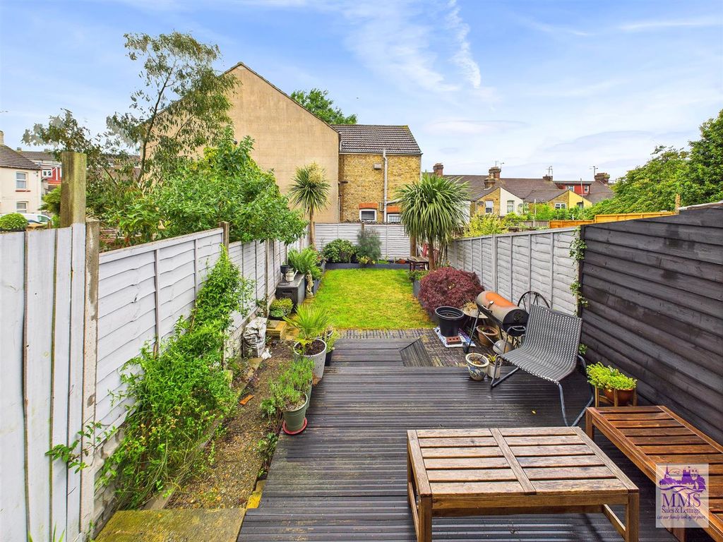 Property photo 3 of 17 Cam04098G0-Pr0047-Still011.Jpg