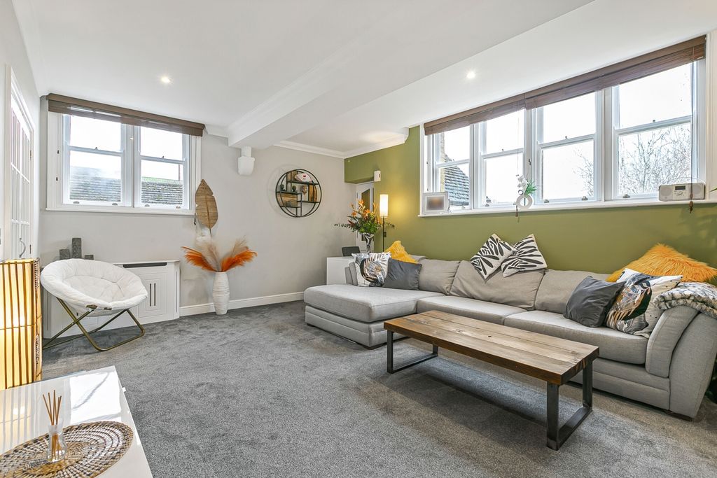 Property photo 3 of 23 Reception Room