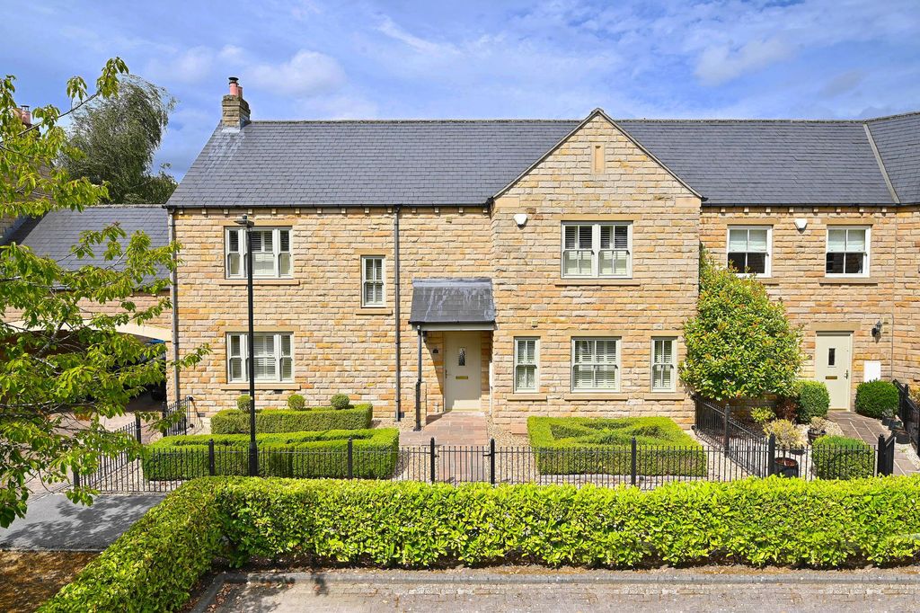 Property photo 1 of 40