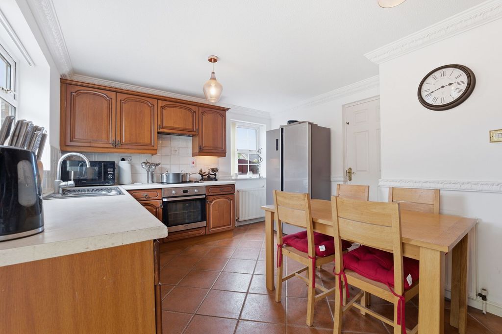 Property photo 3 of 30
