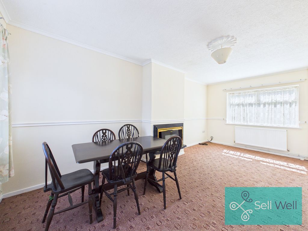 Property photo 2 of 27 Living/Dining