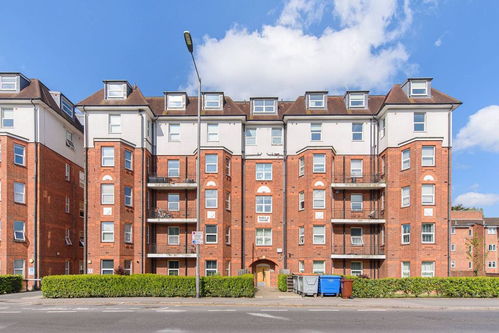 Property photo 1 of 2