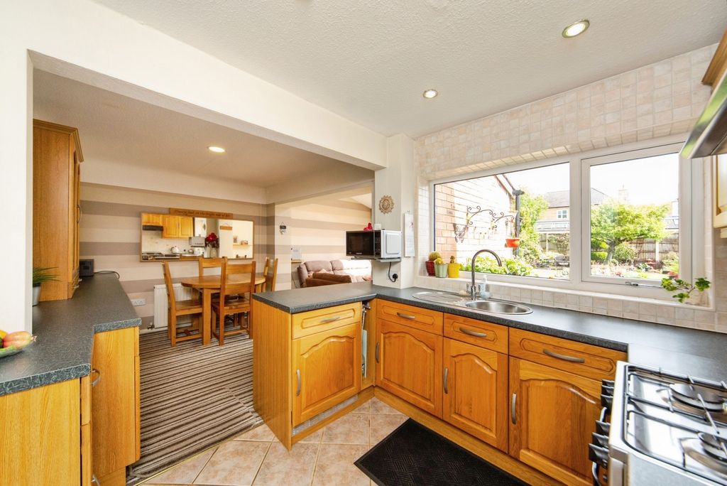 Property photo 3 of 24 Pbox-Img.Jpg