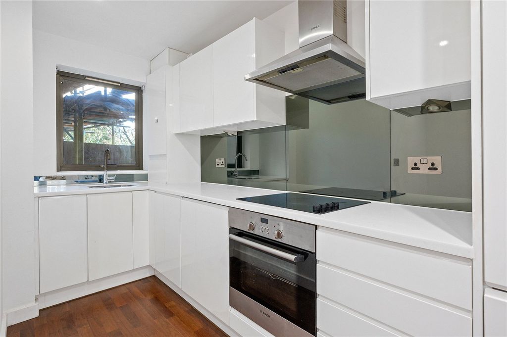 Property photo 3 of 11 Reception/Kitchen