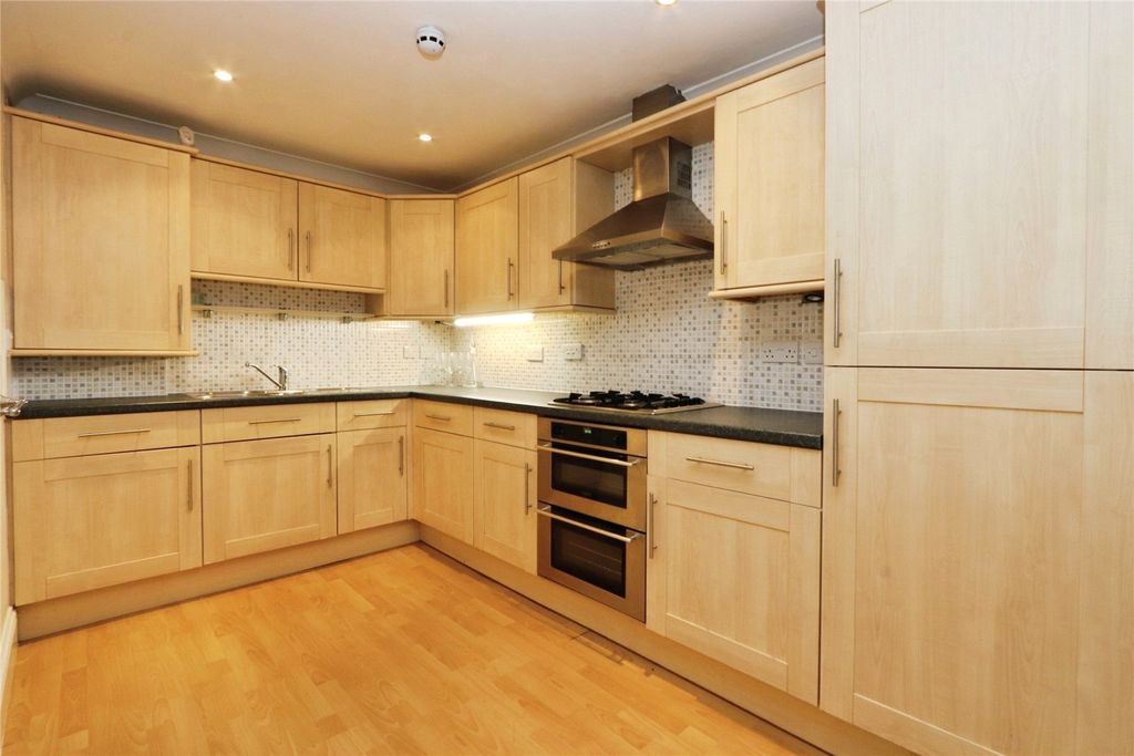 Property photo 3 of 16 Picture No. 28