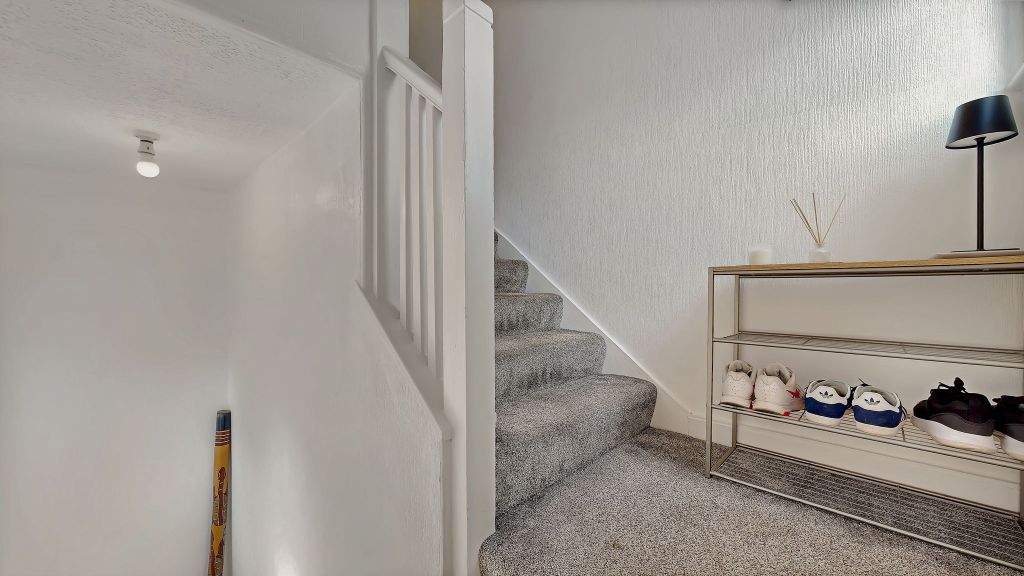 Property photo 3 of 21 2