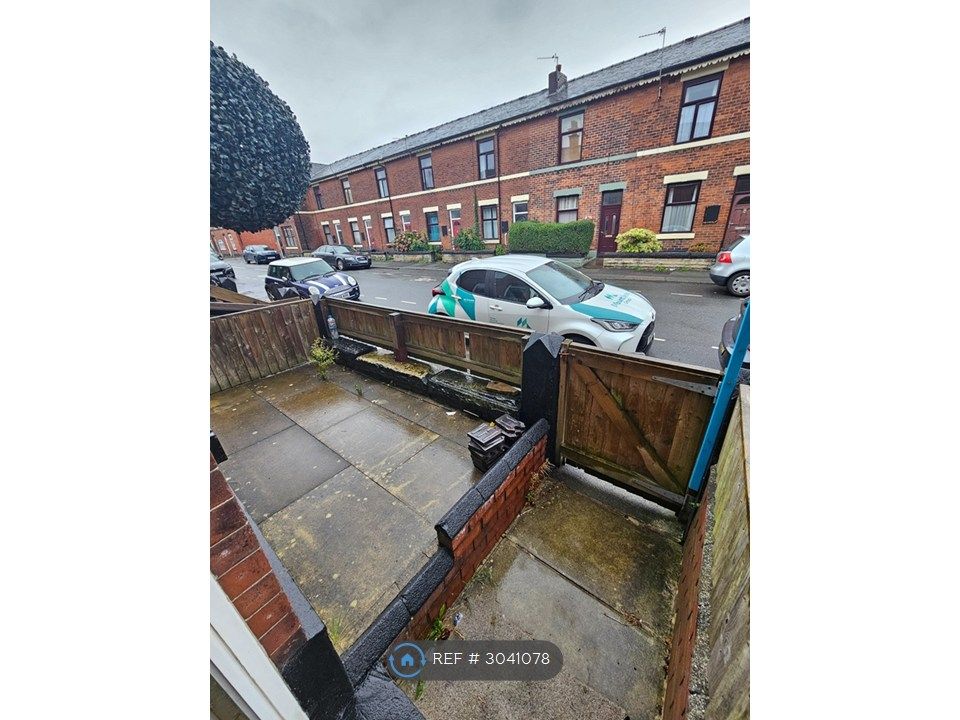 Property photo 2 of 11
