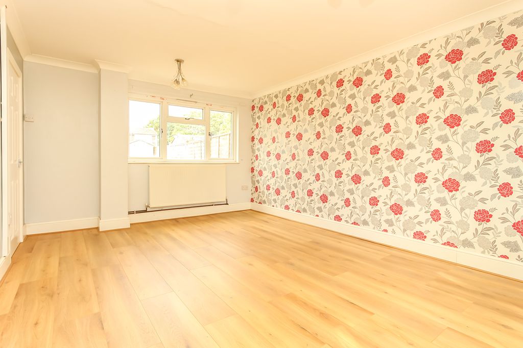 Property photo 3 of 8 Lounge/Dining Room