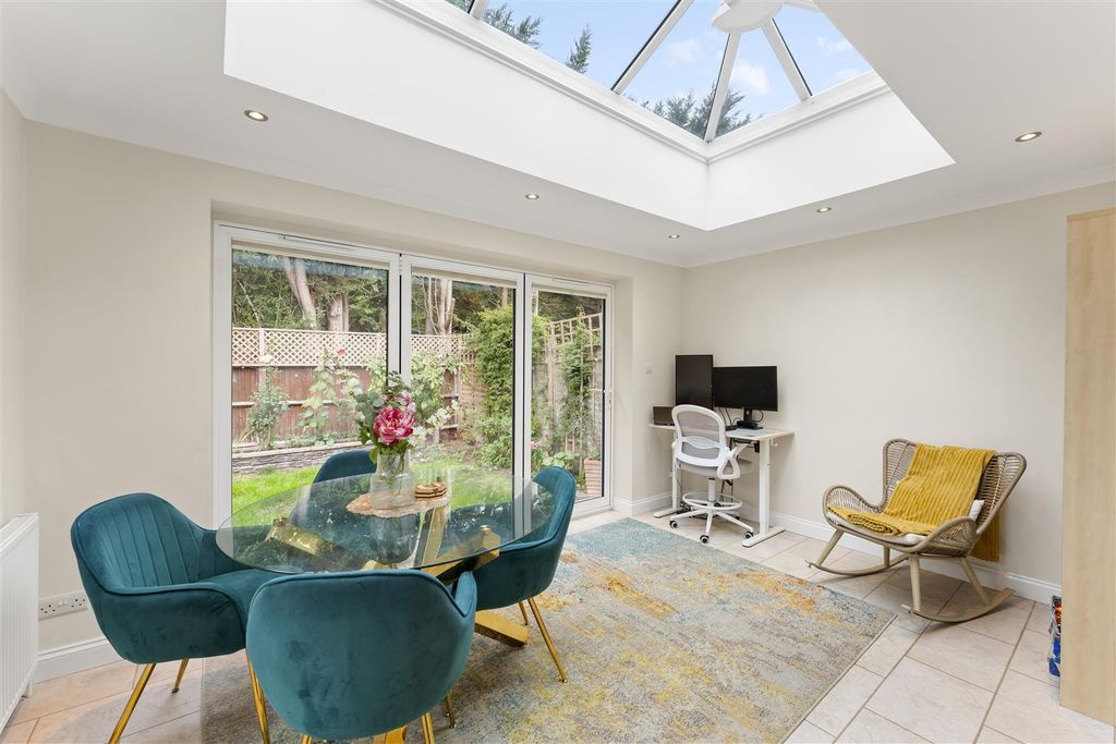 Property photo 3 of 13 5