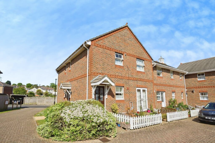 Property photo 1 of 8