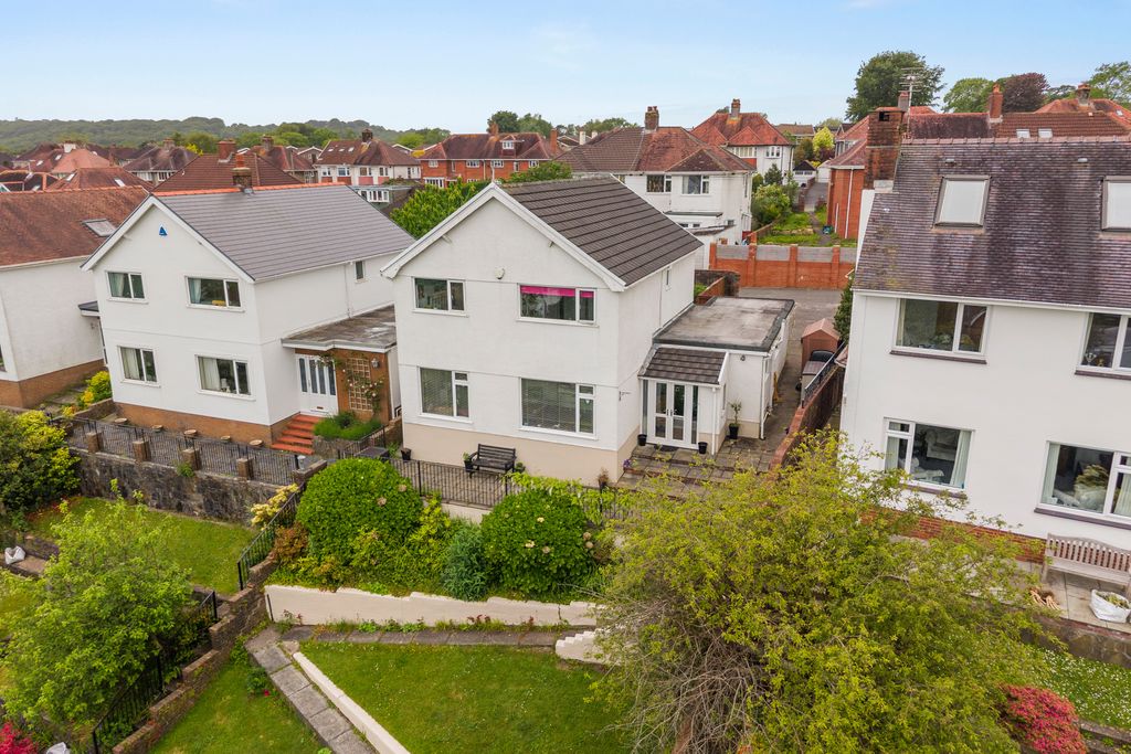 Property photo 1 of 30