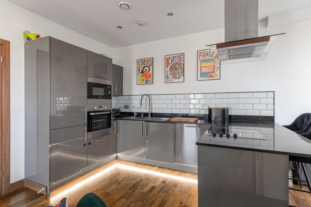 Property photo 2 of 12 094A6409