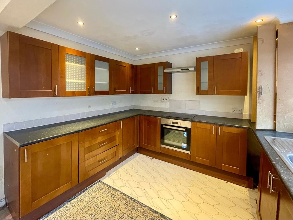 Property photo 2 of 4