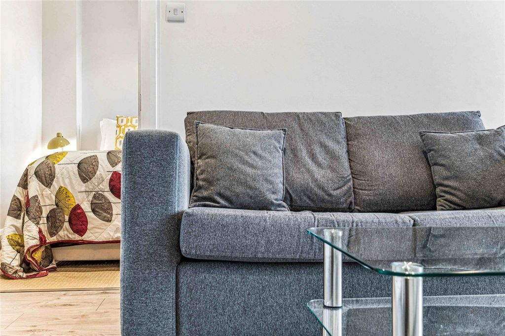 Property photo 3 of 19 Picture No. 08