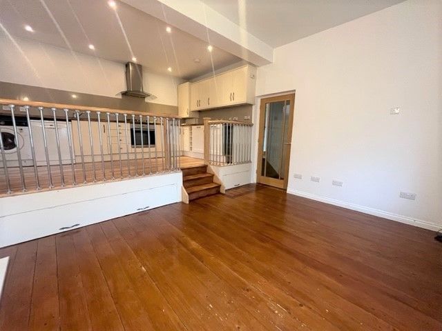 Property photo 2 of 13 Image