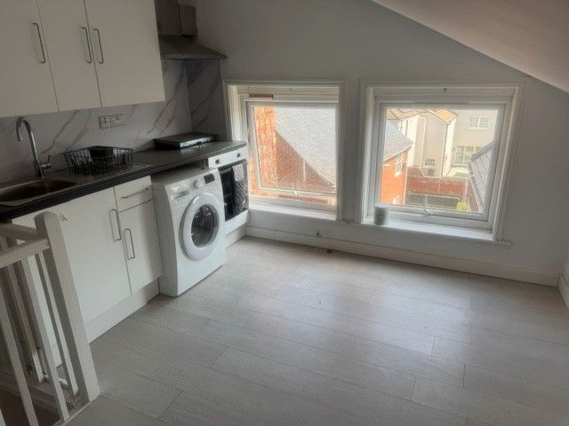 Property photo 1 of 4 Kitchen