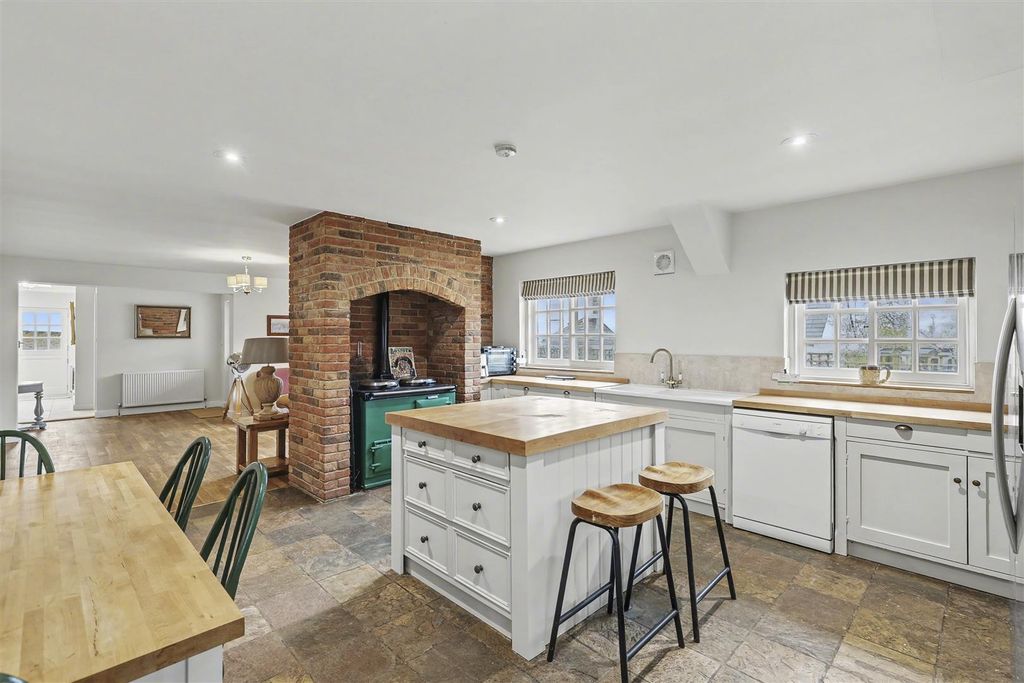 Property photo 2 of 38