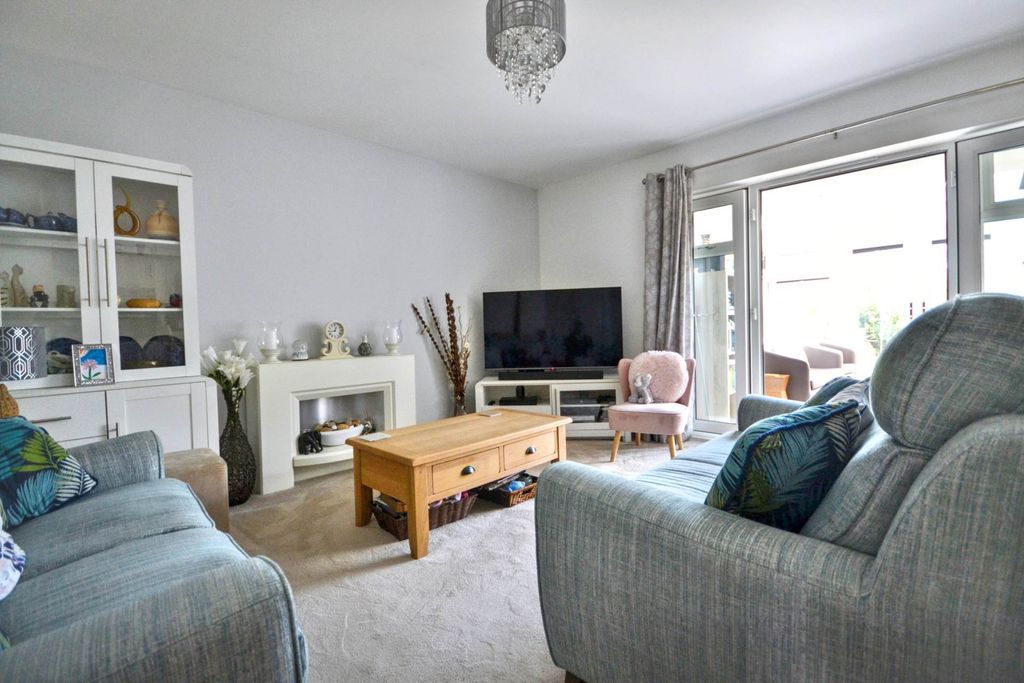 Property photo 3 of 14