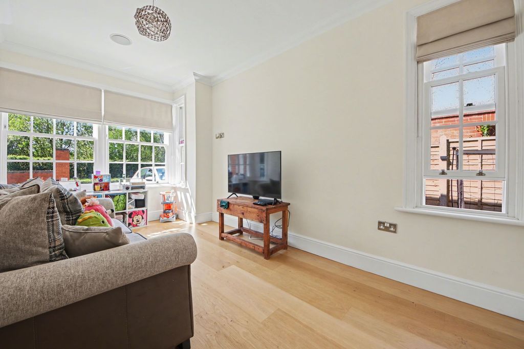 Additional image 8 of 4 bed detached house for salePortsmouth Road, Southampton SO19