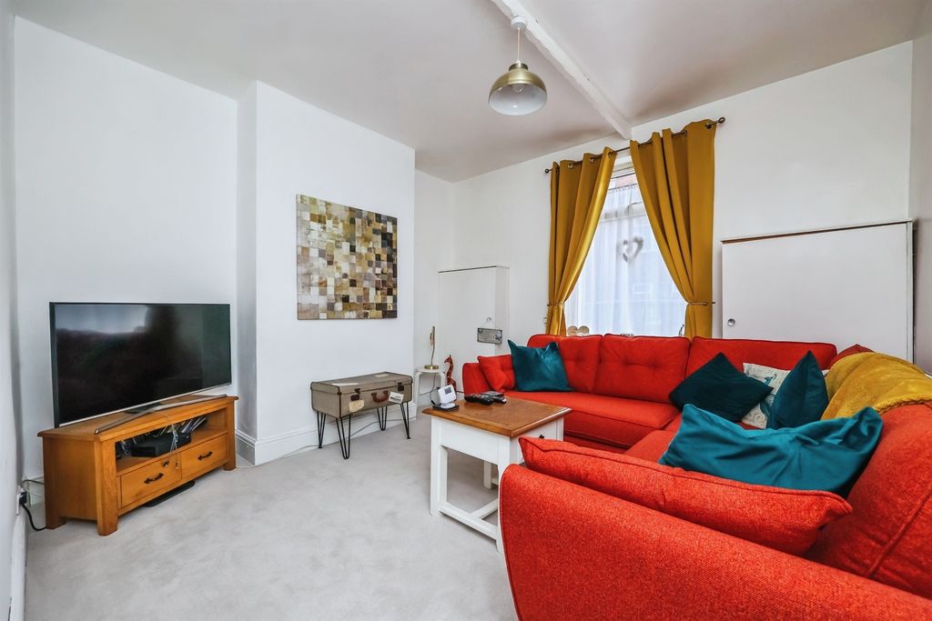 Property photo 2 of 17