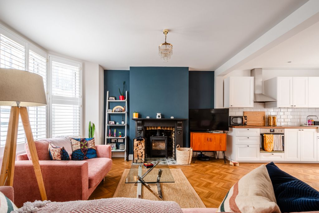 Property photo 2 of 18 2