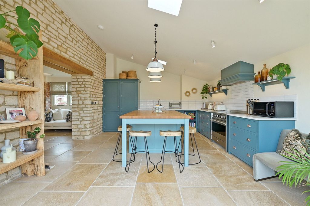 Property photo 2 of 16 Kitchen