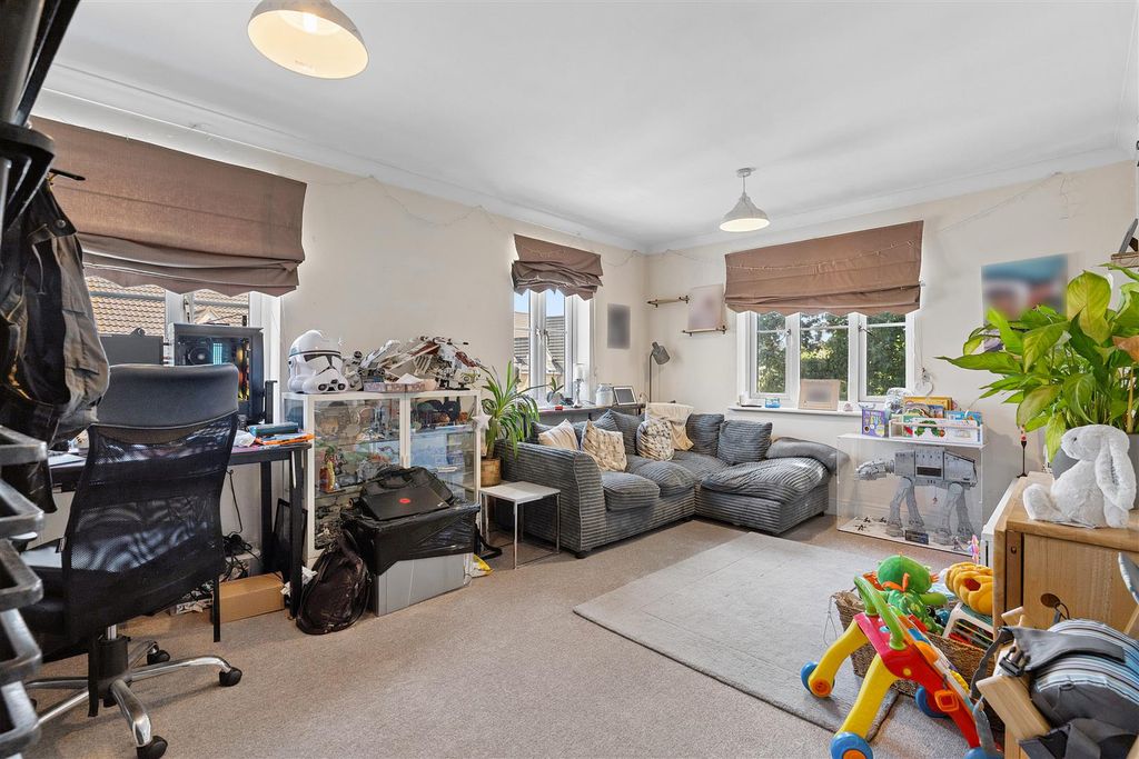 Property photo 2 of 8 43 Covesfield-Hr2 (1).Jpg