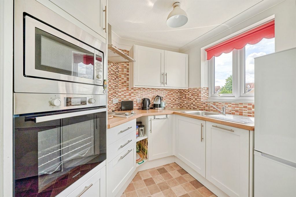 Property photo 3 of 13