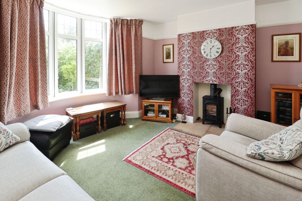 Property photo 3 of 17