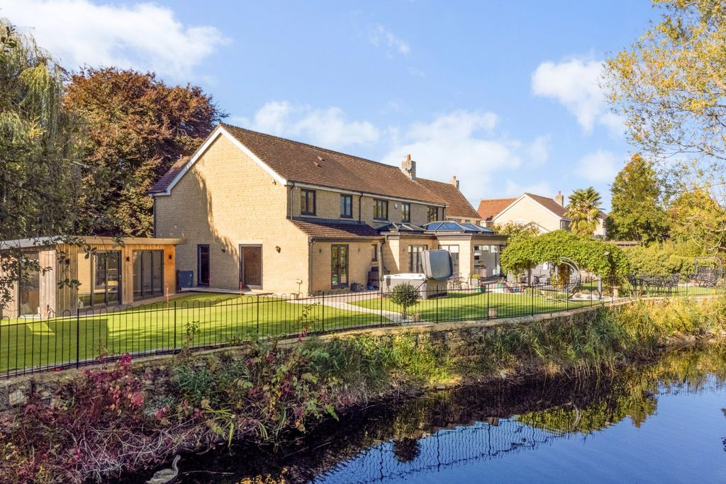 Property photo 2 of 27 Picture 2