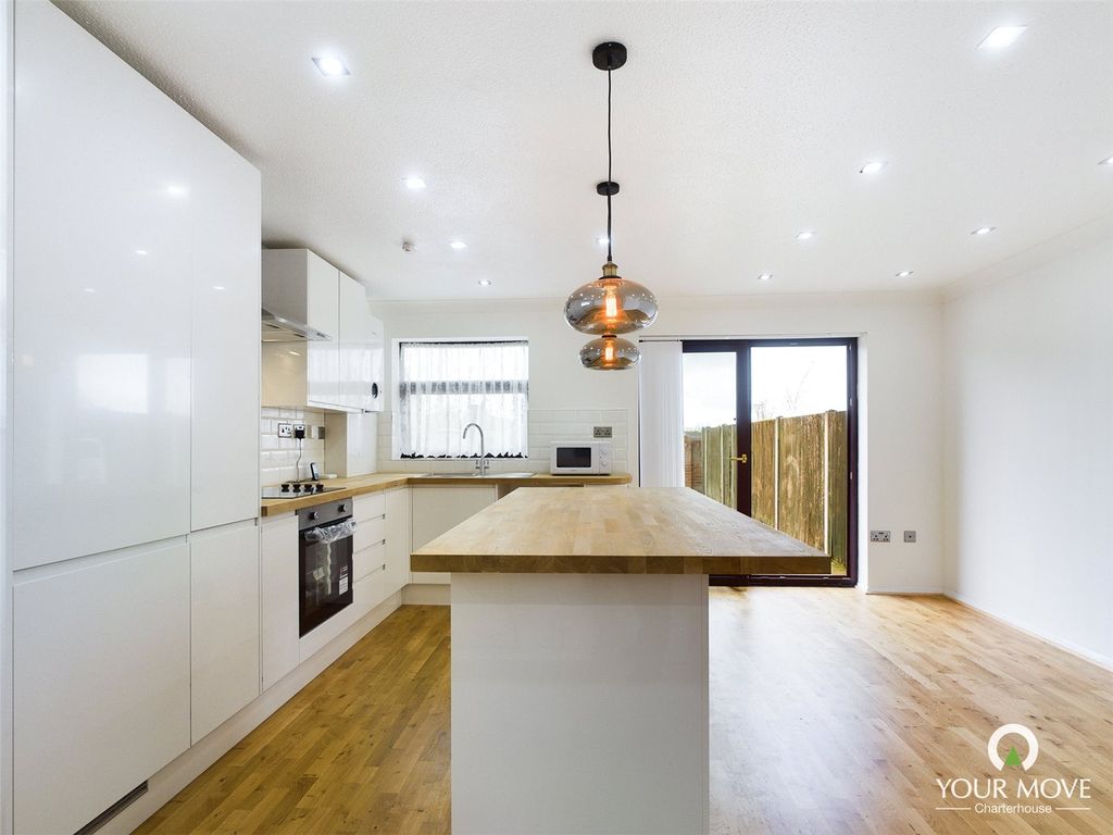Property photo 2 of 11 Picture No. 03
