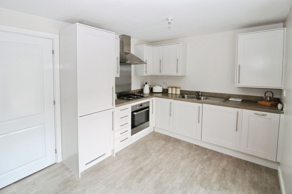 Property photo 3 of 15 Fitted Dining Kitchen