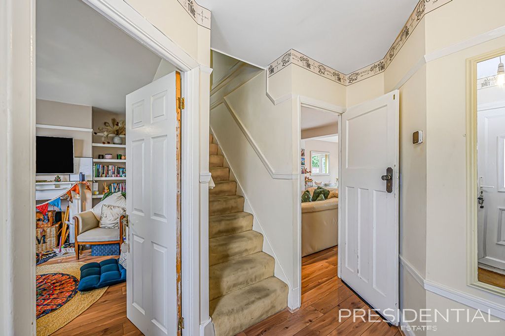 Property photo 2 of 27
