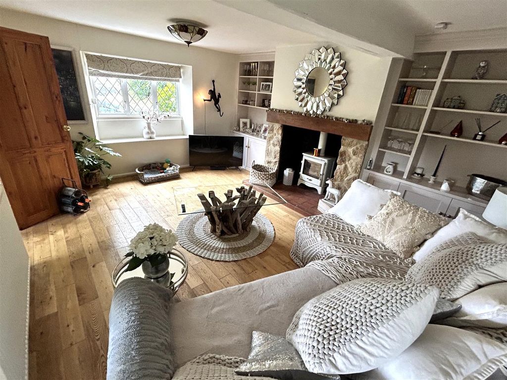 Property photo 2 of 12 Living Room