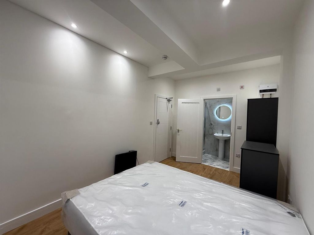 Property photo 1 of 6 Photo-2025-11-27-13-44-55.Jpg