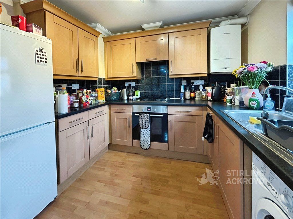 Property photo 2 of 10 Kitchen