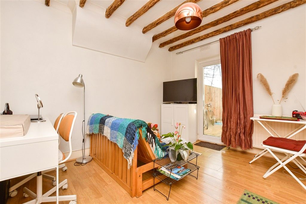 Property photo 2 of 7 Lounge