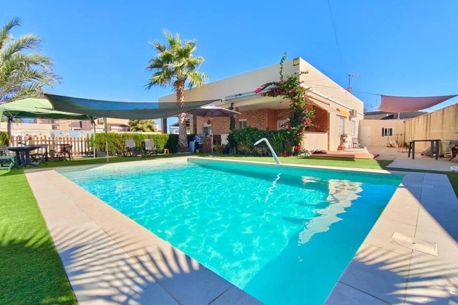 Property photo 1 of 43
